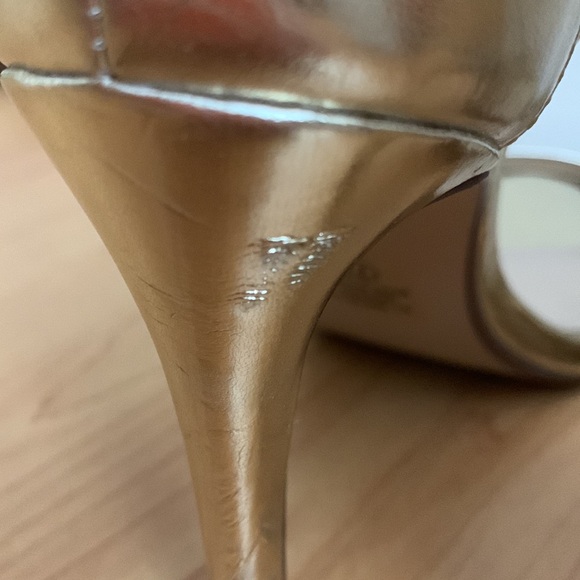 Gold heels - Picture 4 of 5